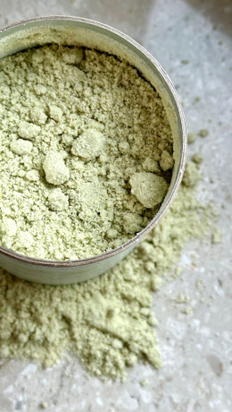 Matcha on oatmeal - sparkling bath powder | Czarszka x Soap Brothers