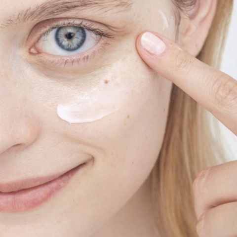 MOHANI Liftingująco-ujędrniające serum-krem pod oczy i na powieki z peptydami i ceramidami MOHANI Liftingująco-ujędrniające serum-krem pod oczy i na powieki z peptydami i ceramidami